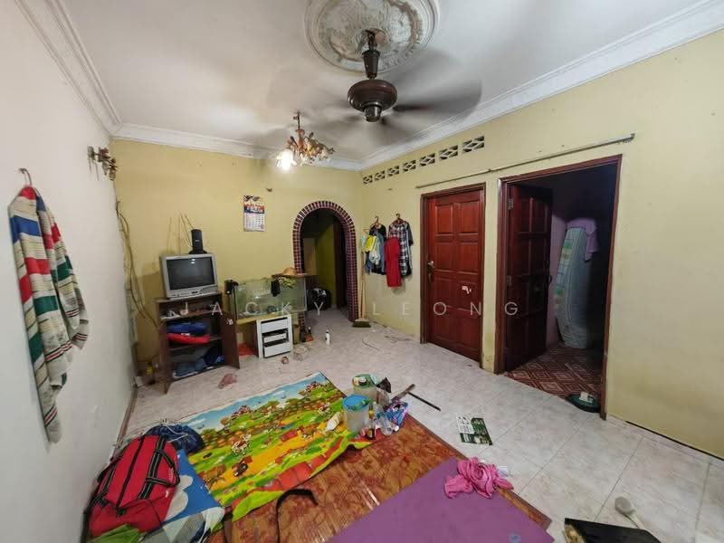 1-storey Terraced House for Sale in Kelana Jaya (Petaling Jaya) - Jacky Leong - Living Room - PropertyGuru.com.my