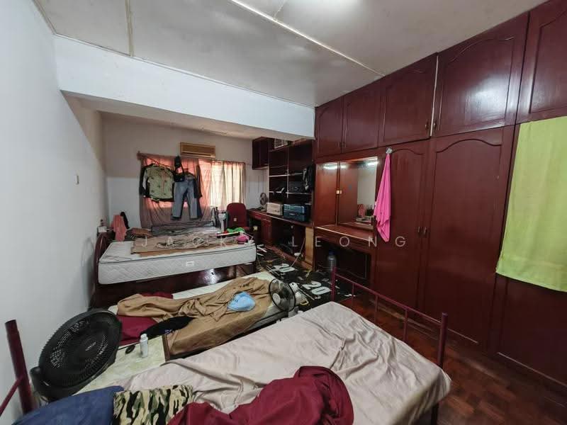 Rumah Teres 2-Tingkat untuk Dijual di Seksyen 17 (Petaling Jaya) - Jacky Leong - Bedroom - PropertyGuru.com.my