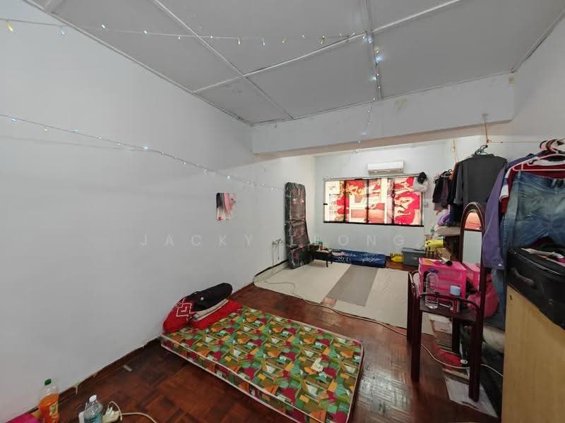 Rumah Teres 2-Tingkat untuk Dijual di Seksyen 17 (Petaling Jaya) - Jacky Leong - Bedroom - PropertyGuru.com.my