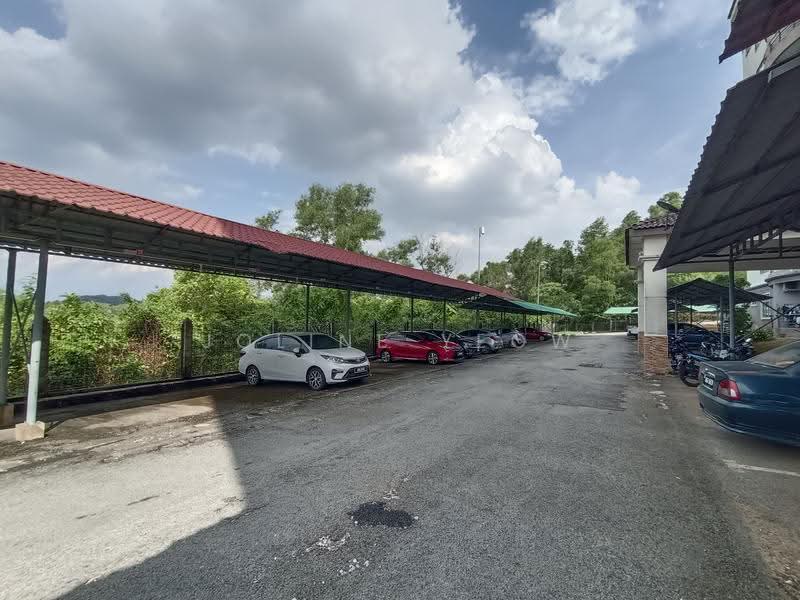 Pangsapuri untuk Dijual di Kings Height - Joline YEOW - Car Park - PropertyGuru.com.my