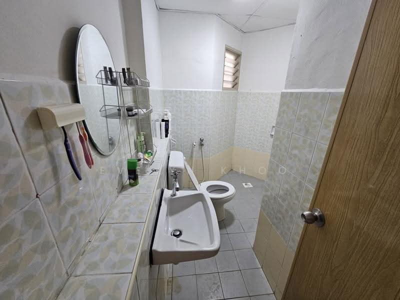 Kondominium untuk Dijual di Menara Menjalara - Evelyn Khoo - Bathroom - PropertyGuru.com.my