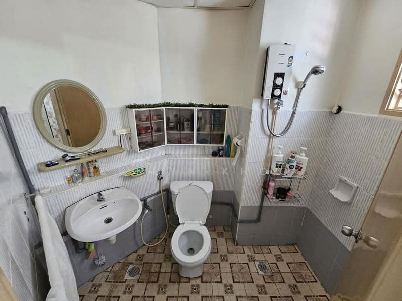 Kondominium untuk Dijual di Menara Menjalara - Evelyn Khoo - Bathroom - PropertyGuru.com.my