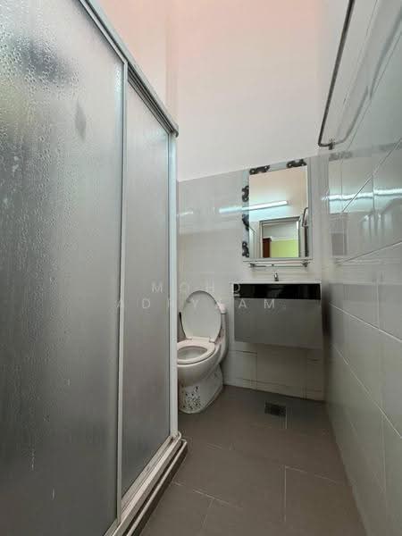Rumah Teres 2-Tingkat untuk Dijual di Seksyen 8 (Shah Alam) - Mohd Adryzam - Bathroom - PropertyGuru.com.my