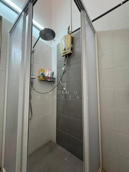 Rumah Teres 2-Tingkat untuk Dijual di Seksyen 8 (Shah Alam) - Mohd Adryzam - Bathroom - PropertyGuru.com.my