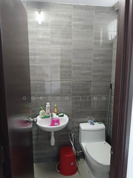 Service Residence for Sale at Symphony Tower (Menara Simfoni) - Gordon Ling - Bathroom - PropertyGuru.com.my