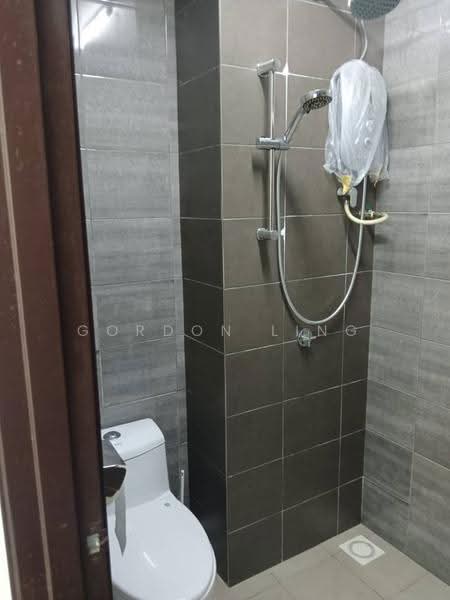Service Residence for Sale at Symphony Tower (Menara Simfoni) - Gordon Ling - Bathroom - PropertyGuru.com.my