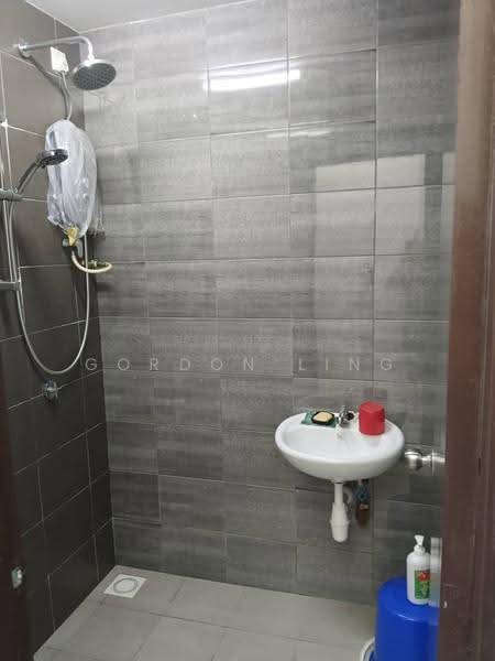 Service Residence for Sale at Symphony Tower (Menara Simfoni) - Gordon Ling - Bathroom - PropertyGuru.com.my