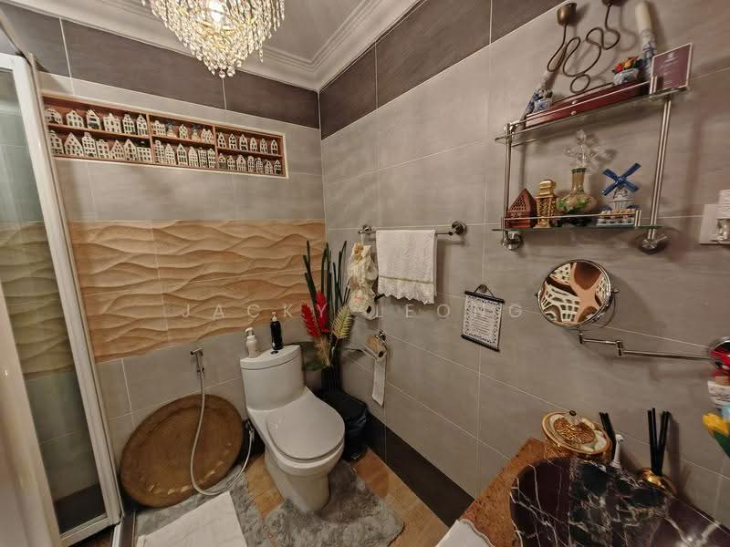 Rumah Berkembar untuk Dijual di SS4 (Petaling Jaya) - Jacky Leong - Bathroom - PropertyGuru.com.my