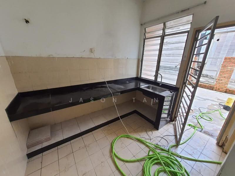 2-storey Terraced House for Rent in Taman Puncak Jalil (Seri Kembangan) - Jason Tan - Kitchen - PropertyGuru.com.my