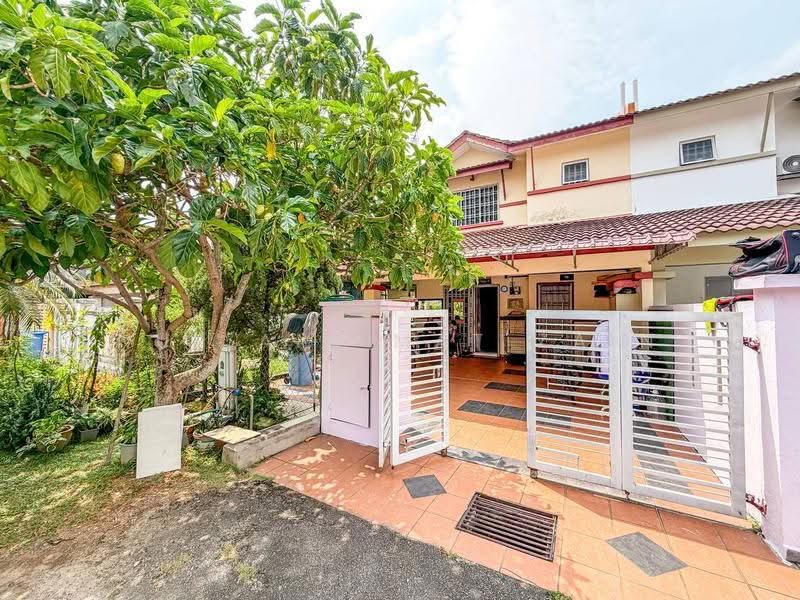 2-storey Terraced House for Sale in Jenjarom (Selangor) - Nur Ain Mat Zain - Exterior - PropertyGuru.com.my