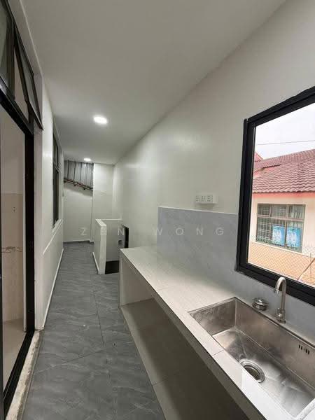 Rumah Teres 1-Tingkat untuk Dijual di Taman Puteri Wangsa (Ulu Tiram) - Zen Wong - Corridor - PropertyGuru.com.my