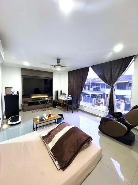 2-storey Terraced House for Sale in Bukit Indah (Iskandar Puteri (Nusajaya)) - Karl Lim - Living Room - PropertyGuru.com.my