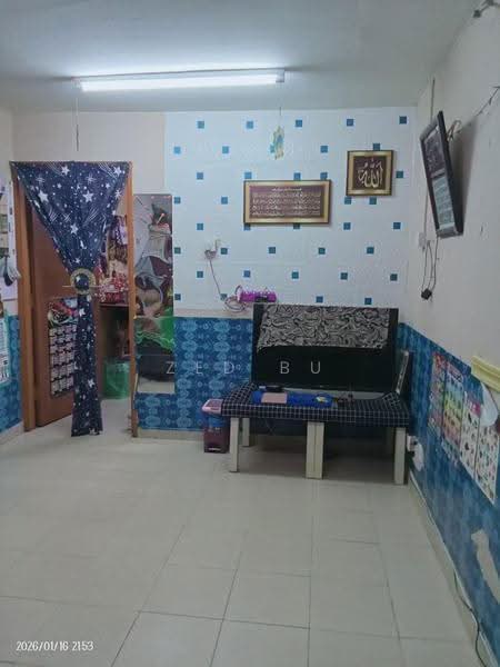 Rumah Flat untuk Dijual di Flat Pandan Jaya - Zed Bu - Living Room - PropertyGuru.com.my