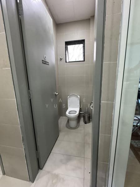 Shop / Office untuk Dijual di Bandar Kinrara Seksyen 5 (Bandar Kinrara) - Yanie Yussuf - Bathroom - PropertyGuru.com.my
