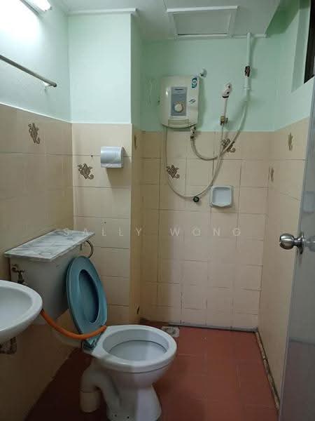 Apartment for Sale at Red Ruby - Sally Wong - Bathroom - PropertyGuru.com.my