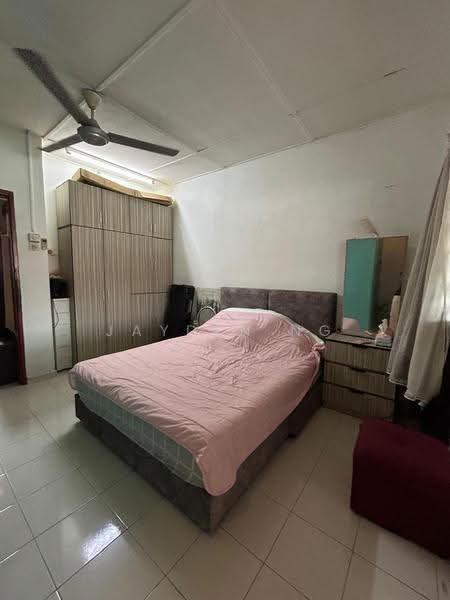 Rumah Teres 2-Tingkat untuk Dijual di Taman Johor Jaya (Johor Bahru) - Jayden Ng - Bedroom - PropertyGuru.com.my