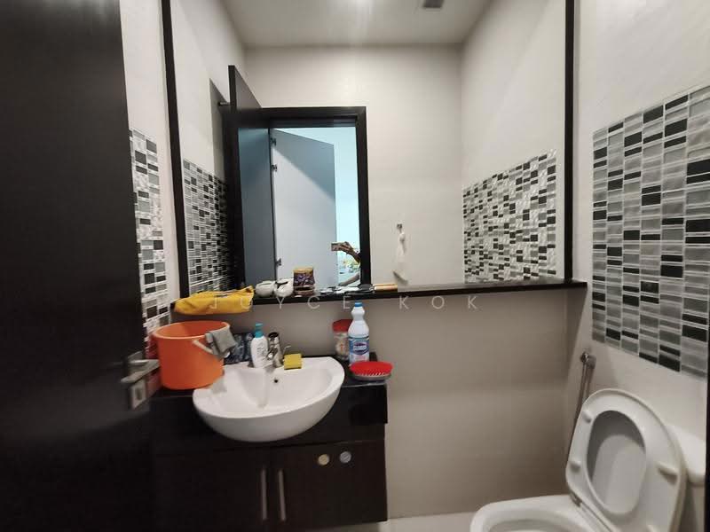 Condominium for Sale at Tropicana Grande - Joyce Kok - Bathroom - PropertyGuru.com.my