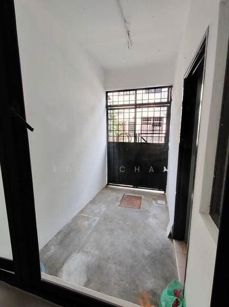 Rumah Teres 2-Tingkat untuk Dijual di Taman Mount Austin (Tebrau) - Eddy Chan - Entrance - PropertyGuru.com.my