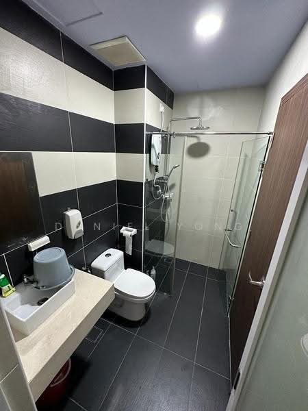Kediaman Servis untuk Disewa di D'Summit Residences - Daniel Yong - Bathroom - PropertyGuru.com.my