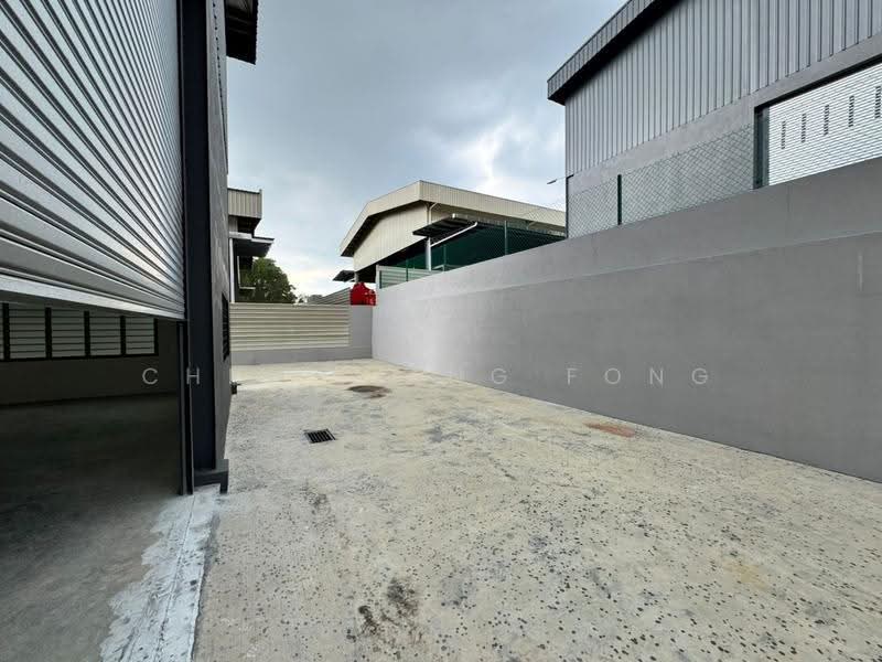 Kilang untuk Disewa di Kawasan Perindustrian Bukit Rambai (Bukit Rambai) - Chin Siang Fong - Exterior - PropertyGuru.com.my