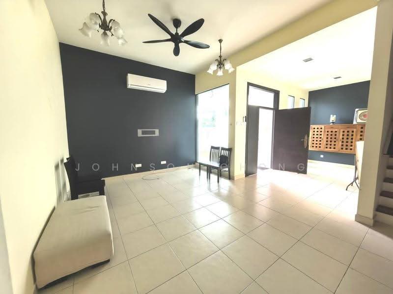 Rumah Berkembar untuk Dijual di Taman Molek (Johor Bahru) - Johnson Chong - Living Room - PropertyGuru.com.my