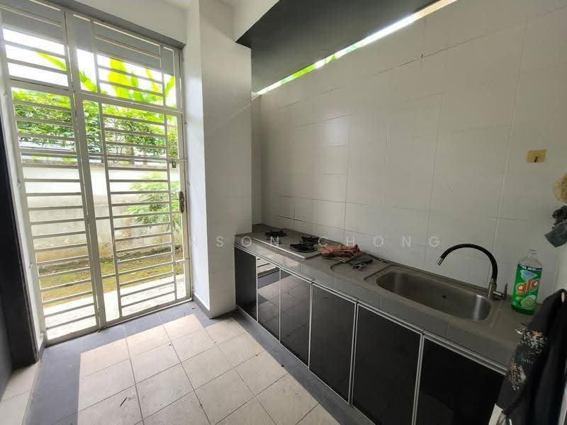 Rumah Berkembar untuk Dijual di Taman Molek (Johor Bahru) - Johnson Chong - Kitchen - PropertyGuru.com.my