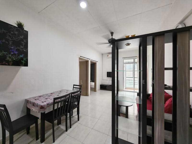 Pangsapuri untuk Dijual di Nusa Bestari Shoplot Apartment - Shieh Long Chen - Living Room - PropertyGuru.com.my
