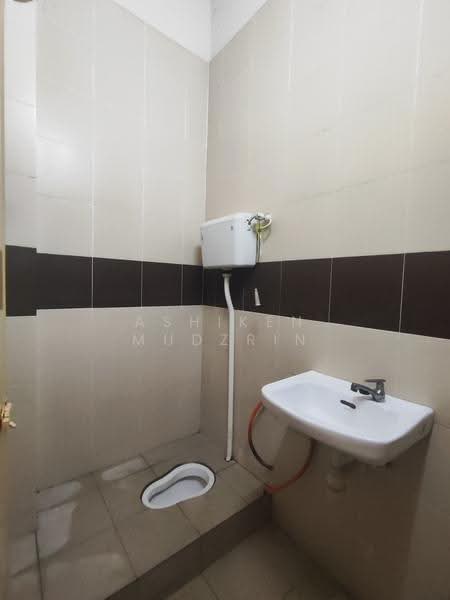 1-storey Terraced House for Rent in Seksyen 29 (Shah Alam) - Ashiken Mudzrin - Bathroom - PropertyGuru.com.my