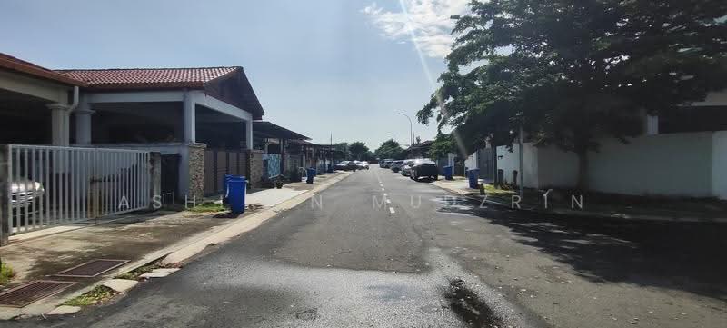 1-storey Terraced House for Rent in Seksyen 29 (Shah Alam) - Ashiken Mudzrin - Exterior - PropertyGuru.com.my