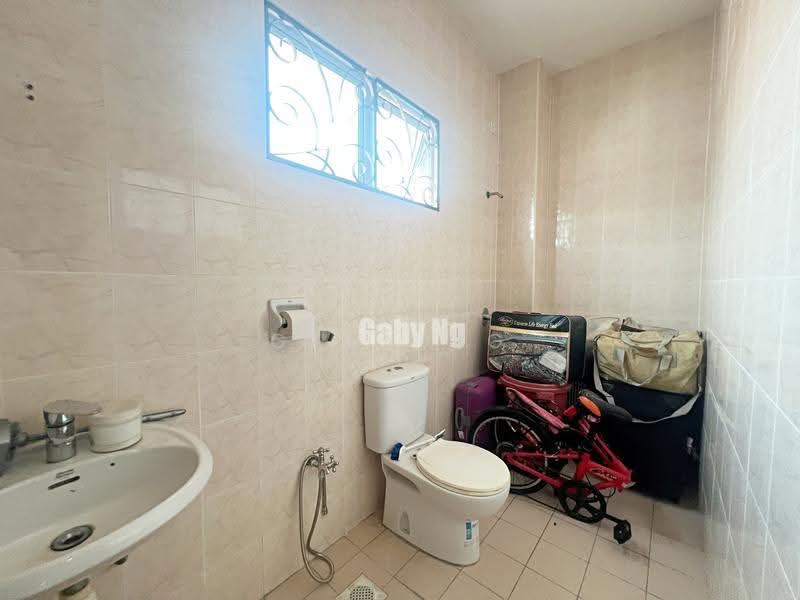 Rumah Berkembar untuk Dijual di Bandar Mahkota Cheras (Cheras) - Gaby Ng - Bathroom - PropertyGuru.com.my
