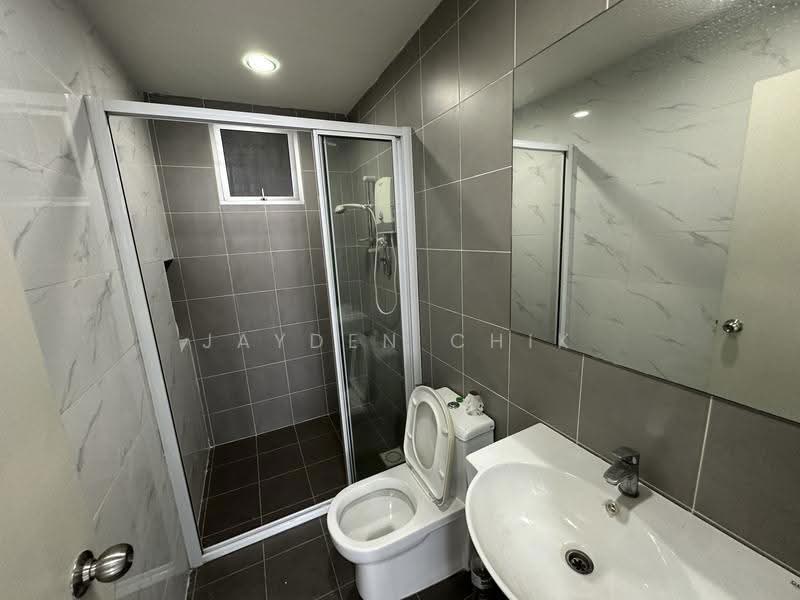 Kediaman Servis untuk Disewa di Savanna Executive Suite @ Southville City - Jayden Chik - Bathroom - PropertyGuru.com.my