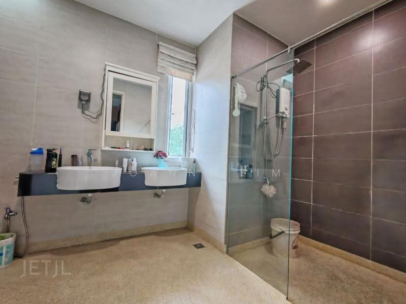 Semi-Detached House for Sale in Bandar Parklands (Klang) - Joanne Lim - Bathroom - PropertyGuru.com.my