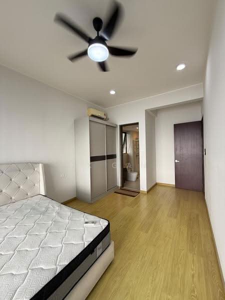 Condominium for Rent at Bay Laurel @ Country Garden Danga Bay - DX GAN - Bedroom - PropertyGuru.com.my