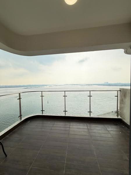 Condominium for Rent at Bay Laurel @ Country Garden Danga Bay - DX GAN - Balcony - PropertyGuru.com.my