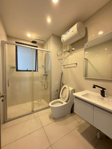 Condominium for Rent at Bay Laurel @ Country Garden Danga Bay - DX GAN - Bathroom - PropertyGuru.com.my