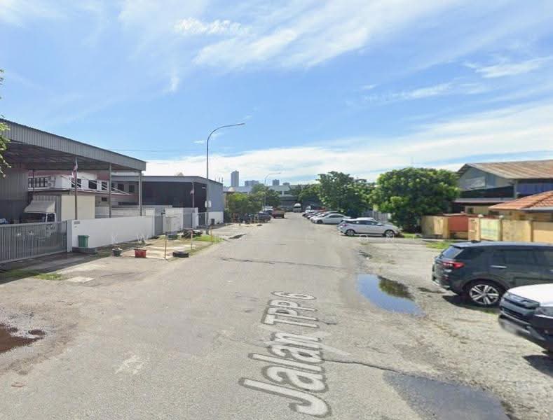Factory for Rent in Taman Perindustrian Puchong (Puchong) - Kweenie Chong - Exterior - PropertyGuru.com.my