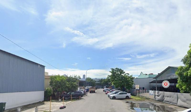 Factory for Rent in Taman Perindustrian Puchong (Puchong) - Kweenie Chong - Exterior - PropertyGuru.com.my