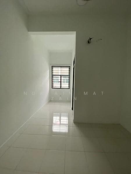 2-storey Terraced House for Sale in Bandar Saujana Putra (Tanjong Duabelas) - Nur Ain Mat Zain - PropertyGuru.com.my