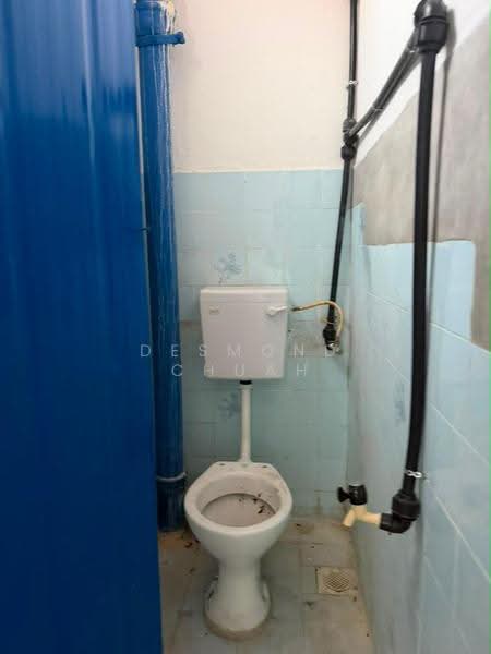 Shop for Rent in Sungai Jawi (Penang) - Desmond Chuah - Bathroom - PropertyGuru.com.my