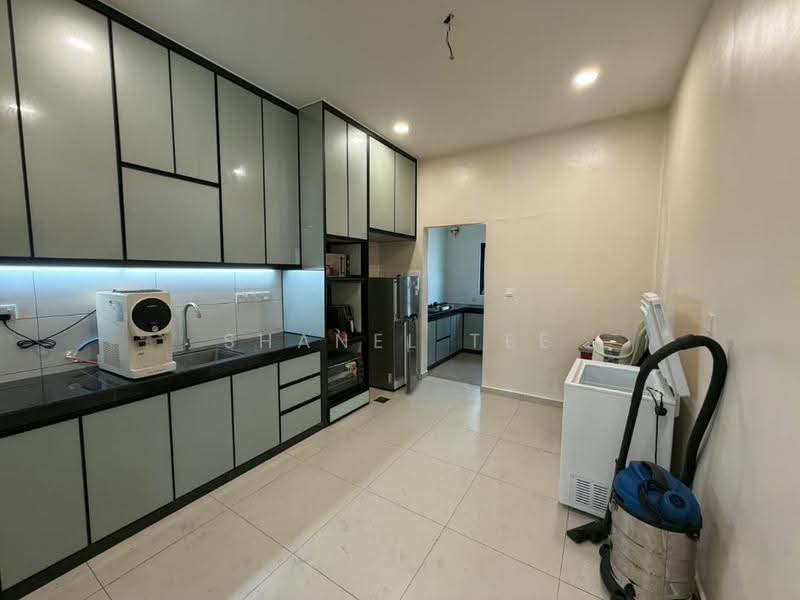 2-storey Terraced House for Sale in Bandar Seri Impian (Kluang) - Shanel Tee - Kitchen - PropertyGuru.com.my