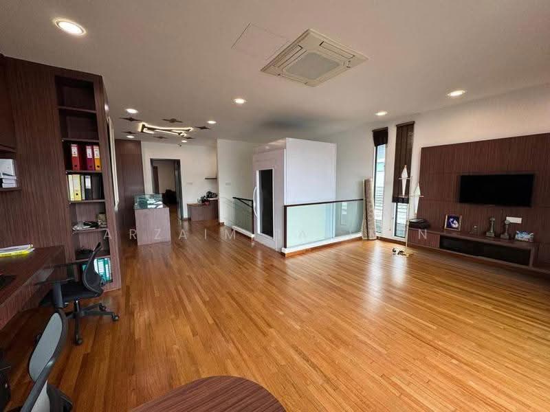 Bungalow House untuk Dijual di Senibong (Permas Jaya) - Arzaim Barimin - Study - PropertyGuru.com.my