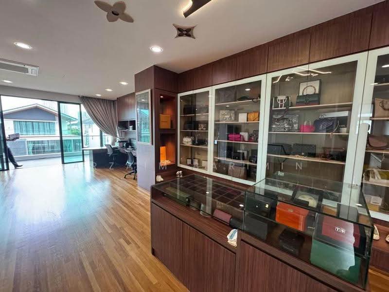 Bungalow House untuk Dijual di Senibong (Permas Jaya) - Arzaim Barimin - Study - PropertyGuru.com.my