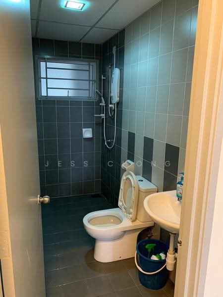 Kediaman Servis untuk Dijual di Koi Kinrara - Jess Chong - Bathroom - PropertyGuru.com.my