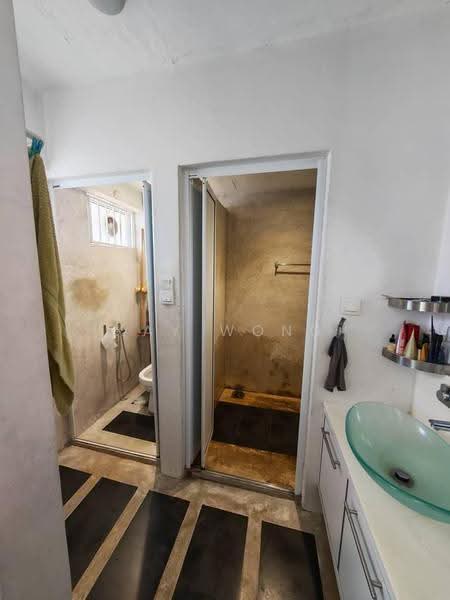 Rumah Flat untuk Dijual di Jalan Patani - Kay Wong - Bathroom - PropertyGuru.com.my