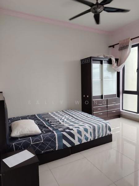 Kediaman Servis untuk Dijual di Univ 360 Place - Sally Wong - Bedroom - PropertyGuru.com.my