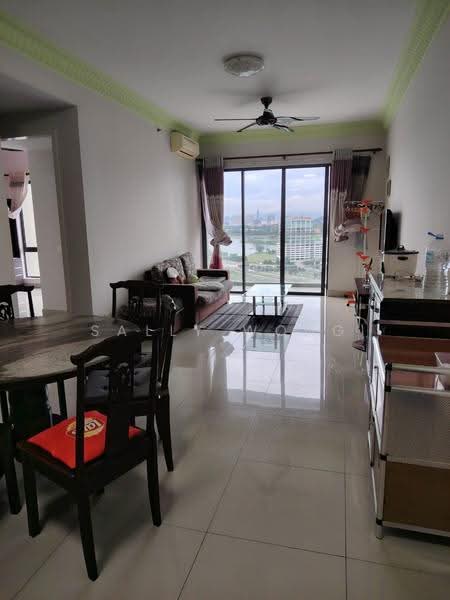 Kediaman Servis untuk Dijual di Univ 360 Place - Sally Wong - Living Room - PropertyGuru.com.my