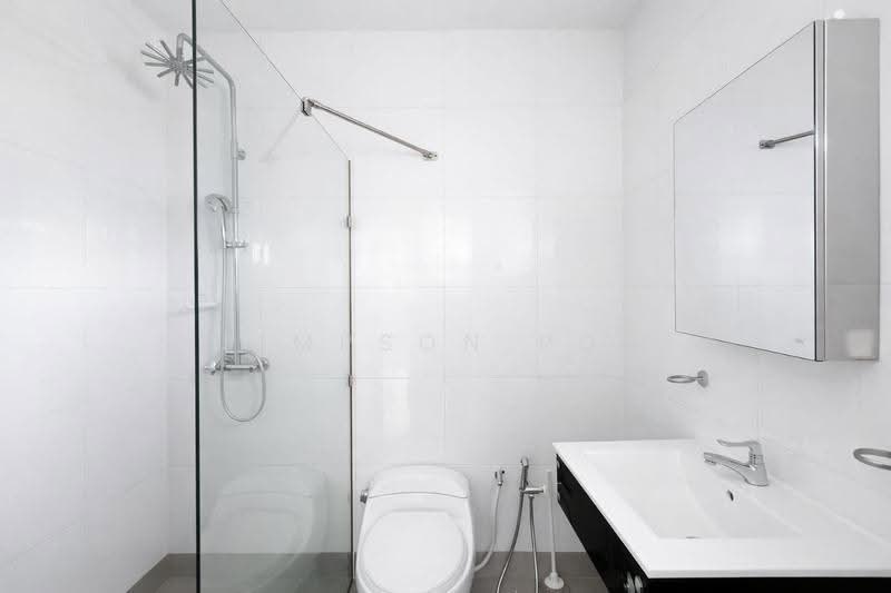 Rumah Berkembar untuk Disewa di Taman Kolam Air (Johor Bahru) - Simpson Poh - Bathroom - PropertyGuru.com.my