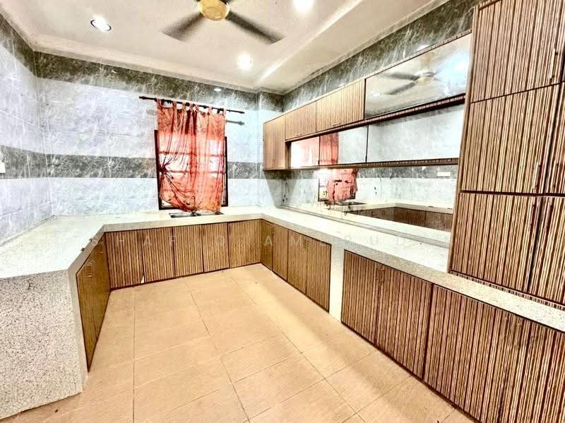 2-storey Terraced House for Sale in Bandar Tun Hussein Onn (Cheras) - Shafiq Amerudin - Kitchen - PropertyGuru.com.my