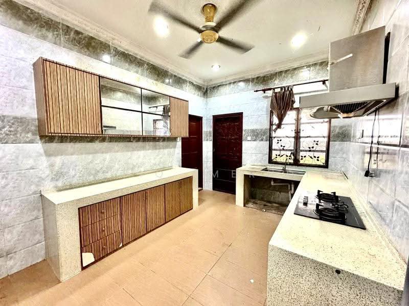 2-storey Terraced House for Sale in Bandar Tun Hussein Onn (Cheras) - Shafiq Amerudin - Kitchen - PropertyGuru.com.my