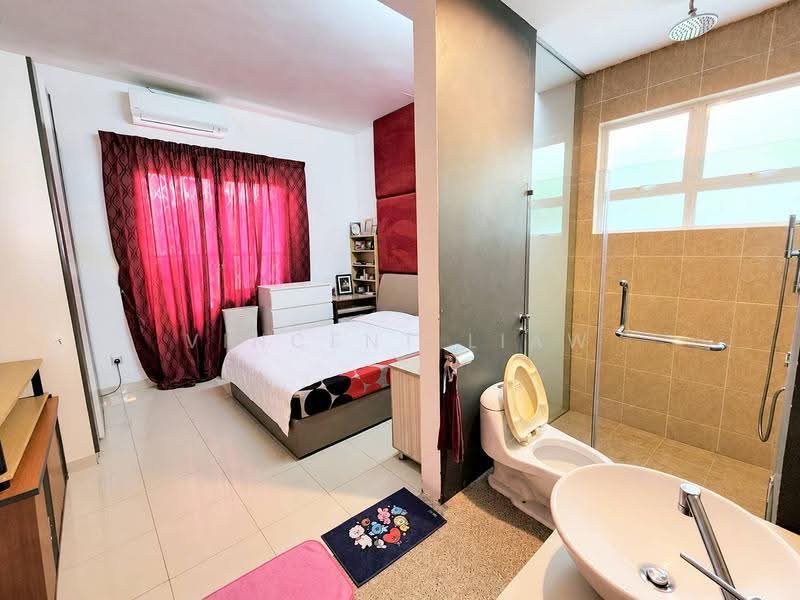Semi-Detached House for Sale in Damansara Legenda (Petaling Jaya) - Vincent Liaw - Bedroom - PropertyGuru.com.my